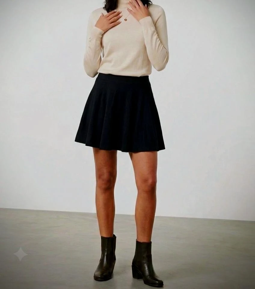 Falda de Vuelo Negra Skater Pull&Bear - Talla S